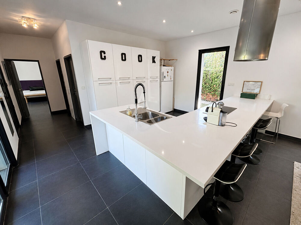 Vente Maison Villa de plain-pied à Aubord, 5 pièces avec jardin et piscine (VISITE VIRTUELLE SUR DEMANDE) Aubord