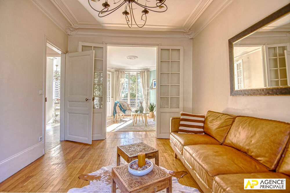 Vente Maison Versailles Proximité plateau Saint-Antoine - Maison  9 pièces 238 m² au sol sur parcelle de 450 m² environ avec terrasse, jardin Versailles