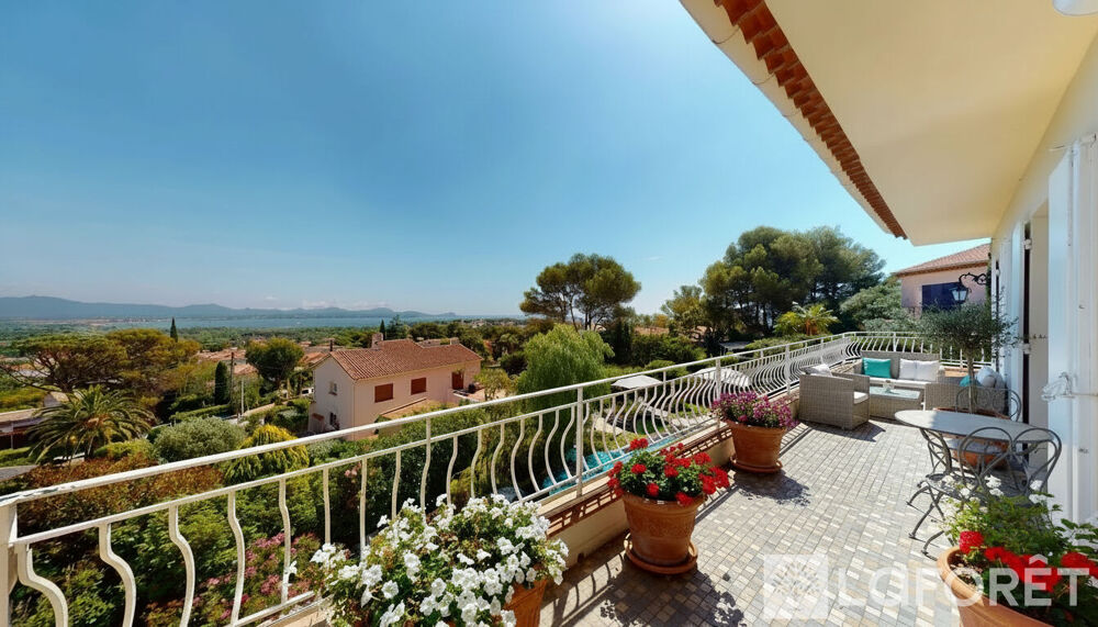 Maison Saint Aygulf 8 pièce(s) 180 m2