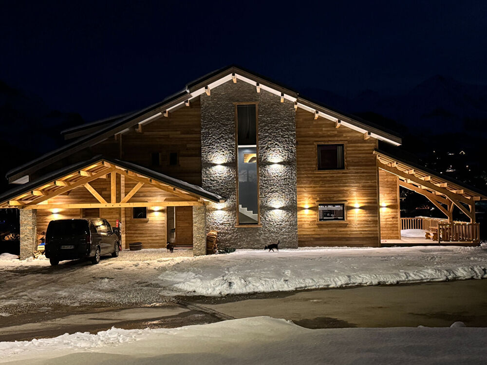   Chalet 15 + personnes   6 chambres  800 la nuit 