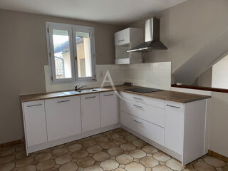  Maison à louer 3 pièces 81 m²