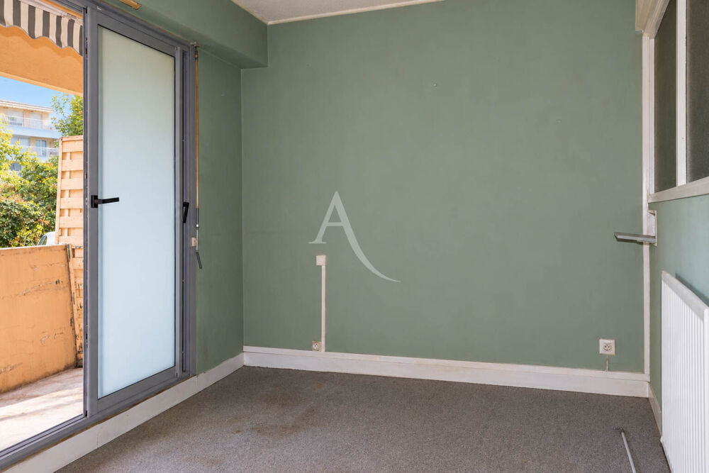 Vente Appartement Pau Nord, secteur Hôpital - Appart T2 à rénover avec balcon, cave et parking - 49,62 m² - DPE D Pau