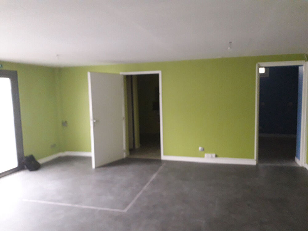   250 M² ACTIVITES Beure