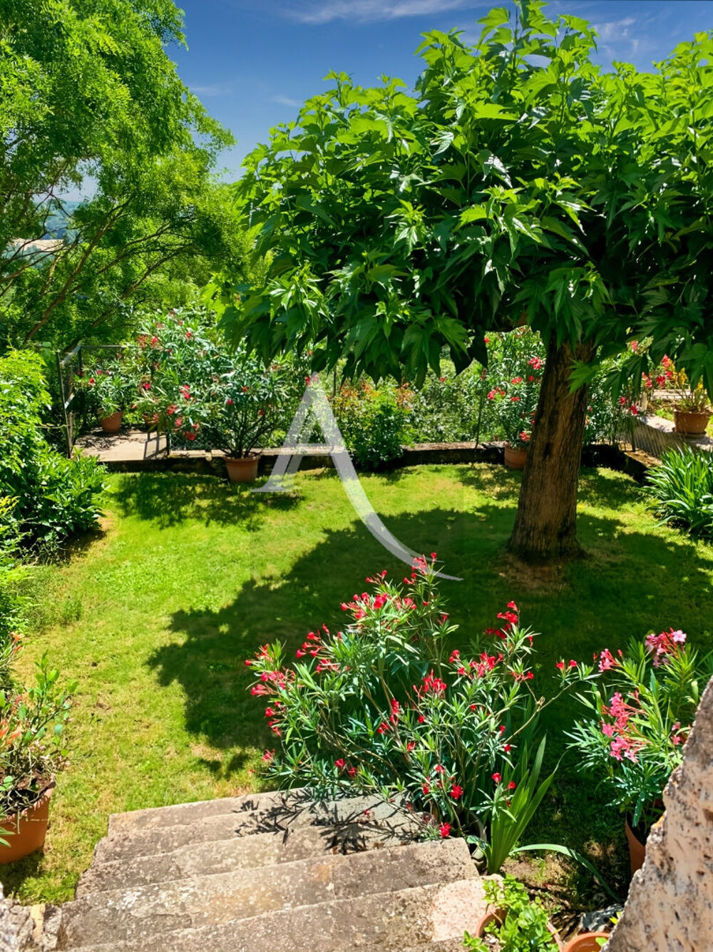 SUPERBE MAISON DE VILLAGE