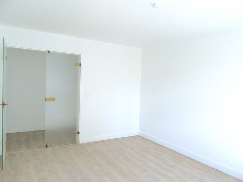A LOUER APPARTEMENT T3 DE 70 M2 - BORDEAUX QUARTIER CHARTRONS
