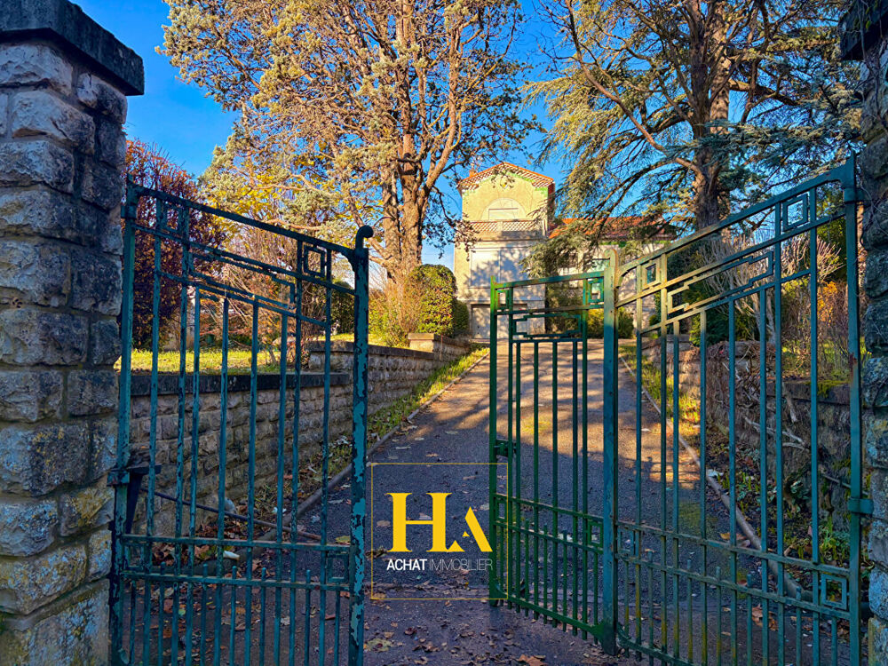 Vente Maison Montélimar - Géry - Maison de caractère des années 30 avec 277 m² totales, combles aménageables, parc arboré et piscine Montelimar