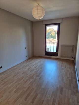  Appartement à louer 3 pièces 66 m²