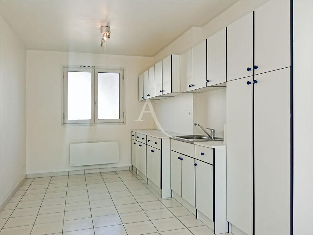   Challans  - Médiathèque Local professionnel 98 m² Challans