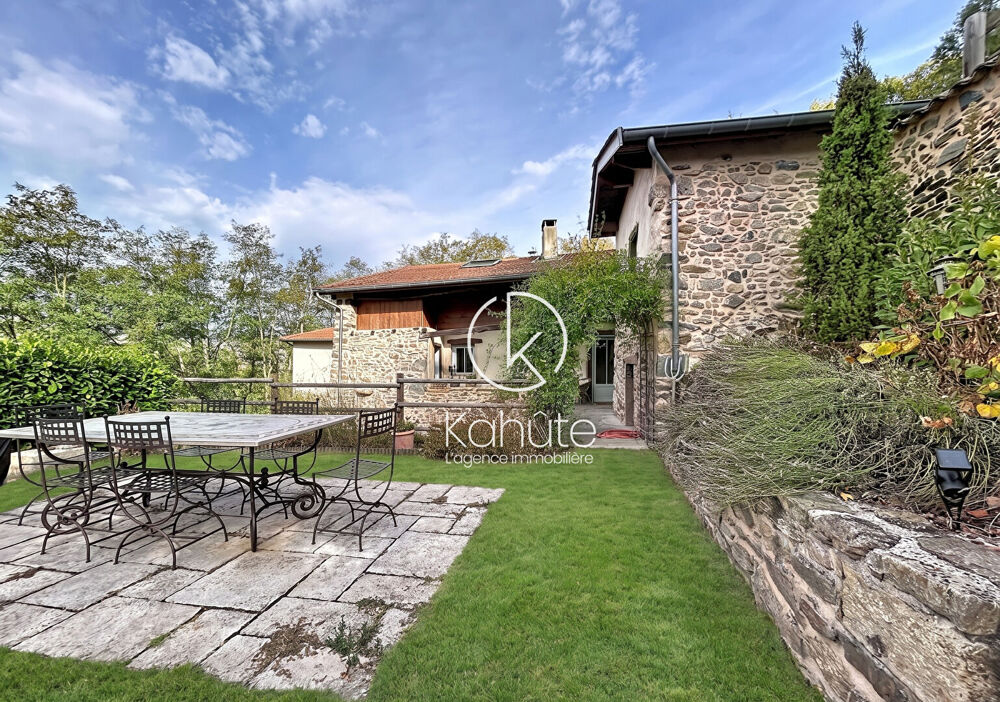 Vente Maison Demeure de charme située sur la commune de Courzieu à 15 min de l'Arbresle, 7 pièce(s) 200 m2, 5ha de terrain, garage, caveau et Courzieu