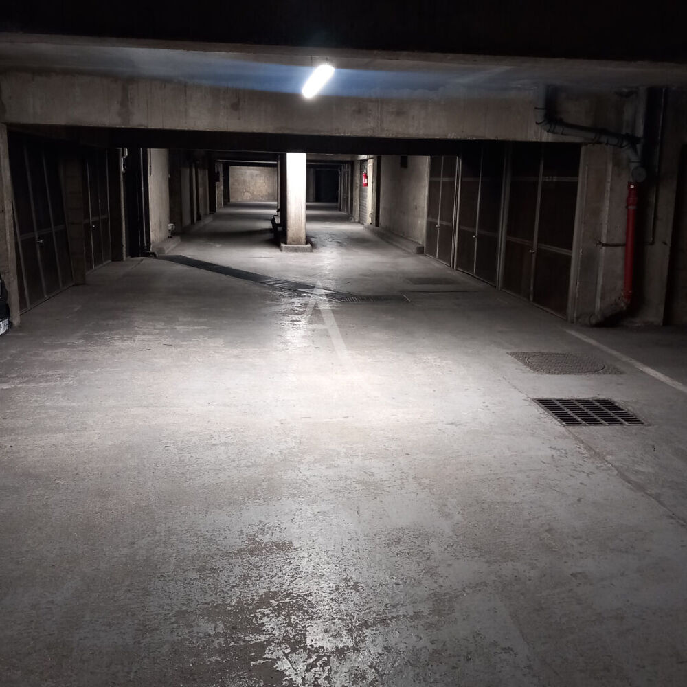 Vente Parking/Garage Parking  Paris Paris 13