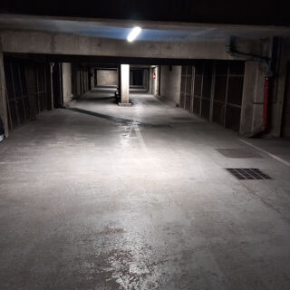  Parking / Garage à vendre 