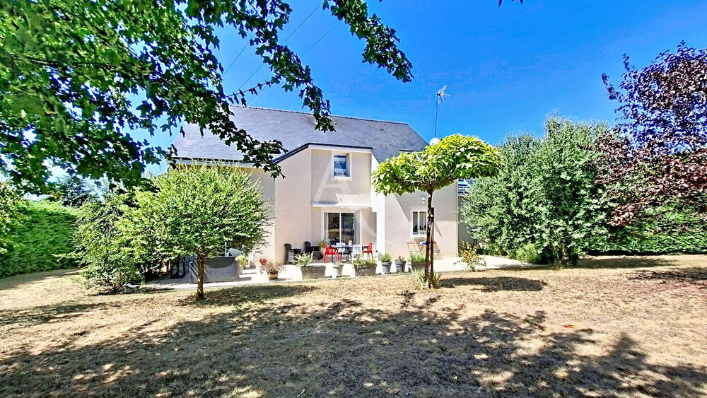 Maison 8 pièces 222 m² à Briollay