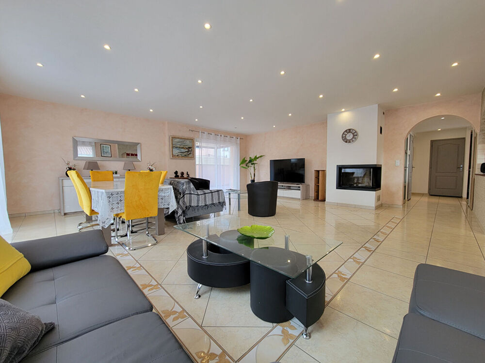 Vente Maison Maison familiale au calme avec piscine et volumes généreux - Latour Bas Elne Latour bas elne