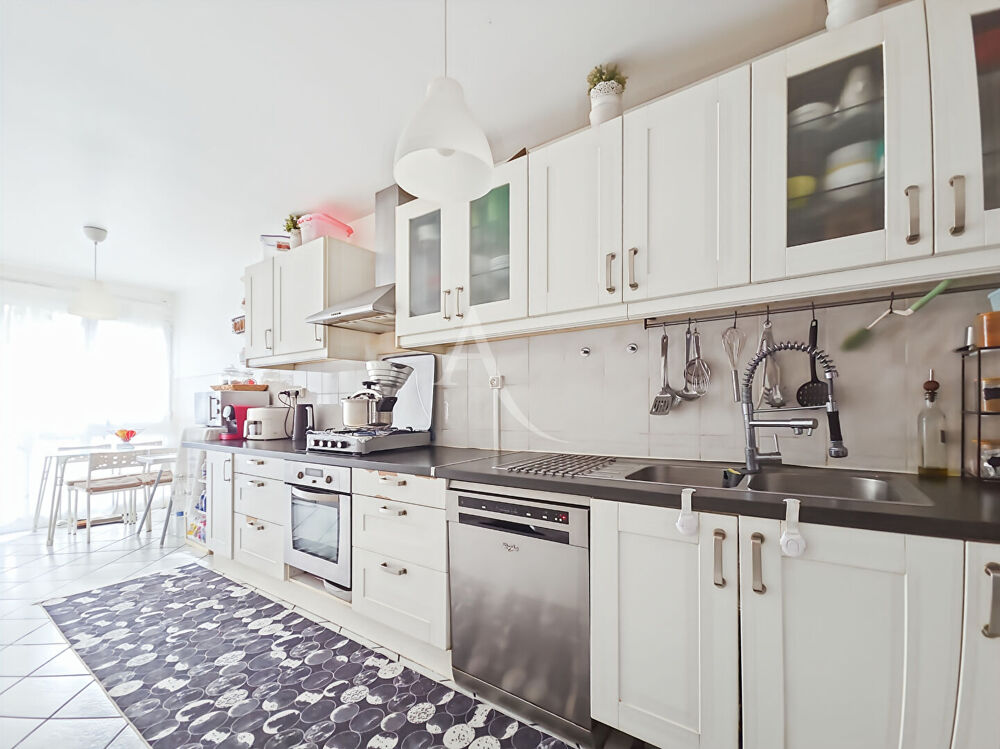 Vente Appartement Appartement 5 pièces 93 m² balcon cave et parking Les mureaux