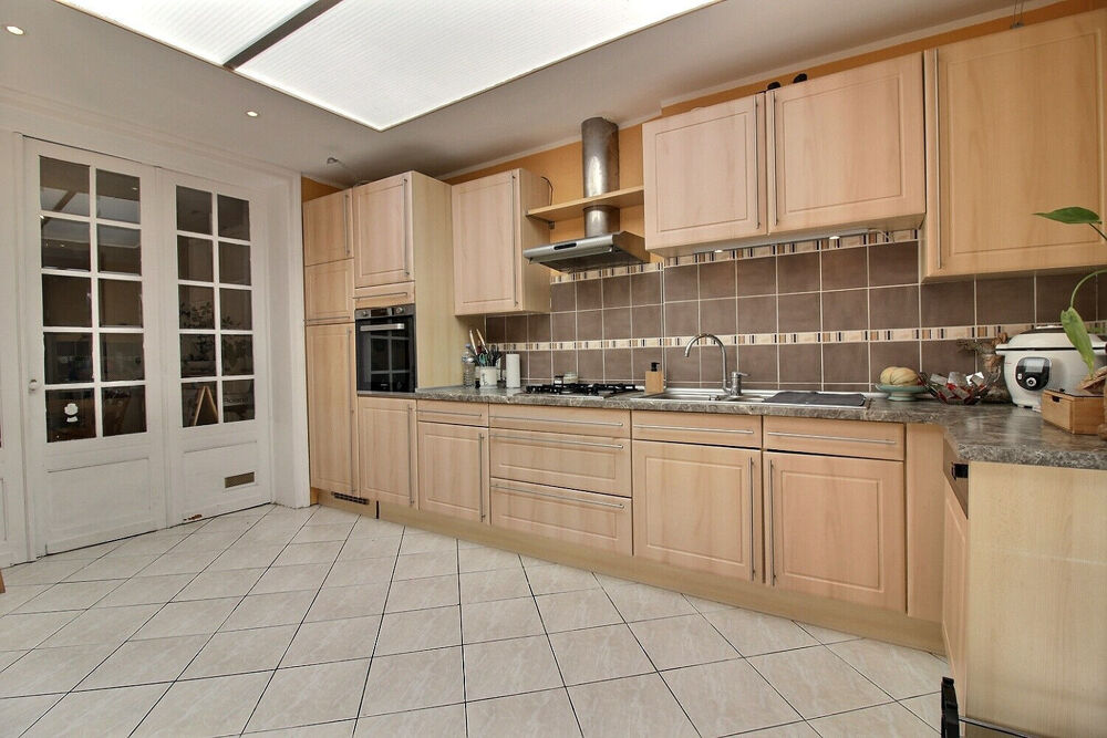Vente Maison Maison Lomme métro, 105 m2 , 3 chambres , dressing, jardin, cave Lomme