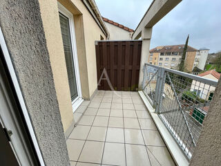  Appartement à louer 3 pièces 73 m²