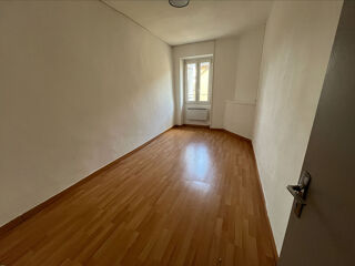  Appartement à louer 3 pièces 75 m²