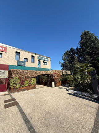  Immeuble � vendre 953 m�