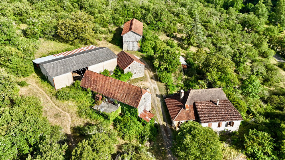 Corps de ferme 7 bâtiments sur 8 ha