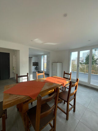  Appartement à louer 5 pièces 108 m²