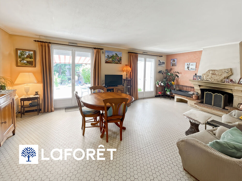 Vente Maison Maison traditionnelle sur sous-sol total de 5 pièces à vendre à Sainte Geneviève des Bois Sainte genevieve des bois