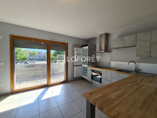  Appartement à louer 3 pièces 73 m²