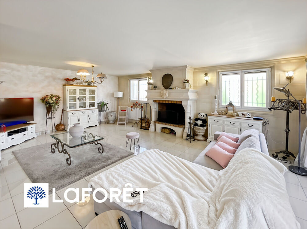 Maison sur sous-sol total de 6 pièces à vendre à Sainte Geneviève des Bois
