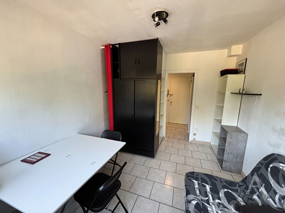 Location Appartement Studio meublé avec parking Chateauroux