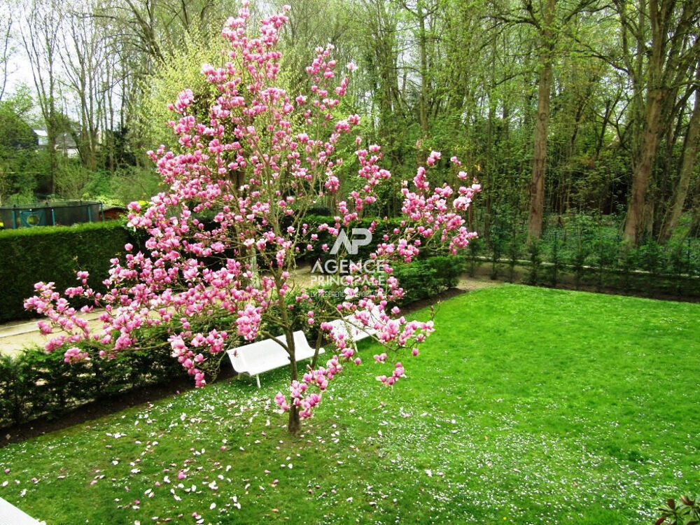 Vente Appartement Versailles Rive-Droite appartement 5 pièces 109.64 m² situé au 4ème étage avec cave et jardin de copropriété Versailles