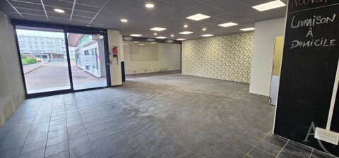  Local commercial  de 247m2( dont 87m2 de réserve) 