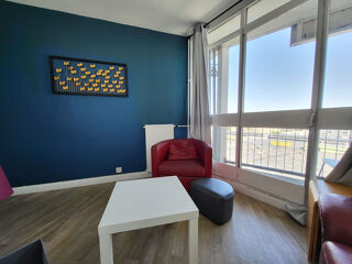  Appartement à louer 6 pièces 94 m²