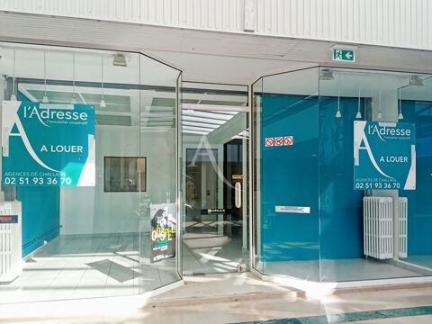 CHALLANS Local Commercial de 40 m&sup2; 470 85300 Challans