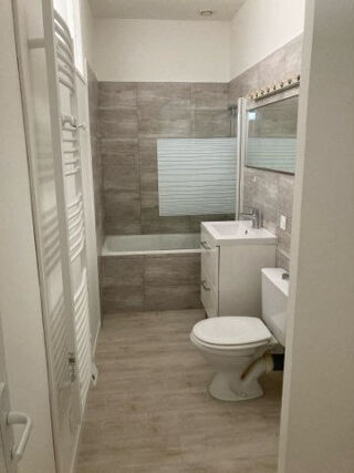  Appartement à louer 4 pièces 94 m²