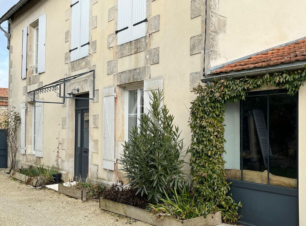 Vente Maison NEUVILLE DE POITOU BELLE MAISON DE CHARME DEBUT XX EME RENOVEE A DEUX PAS DU CENTRE VILLE Neuville de poitou