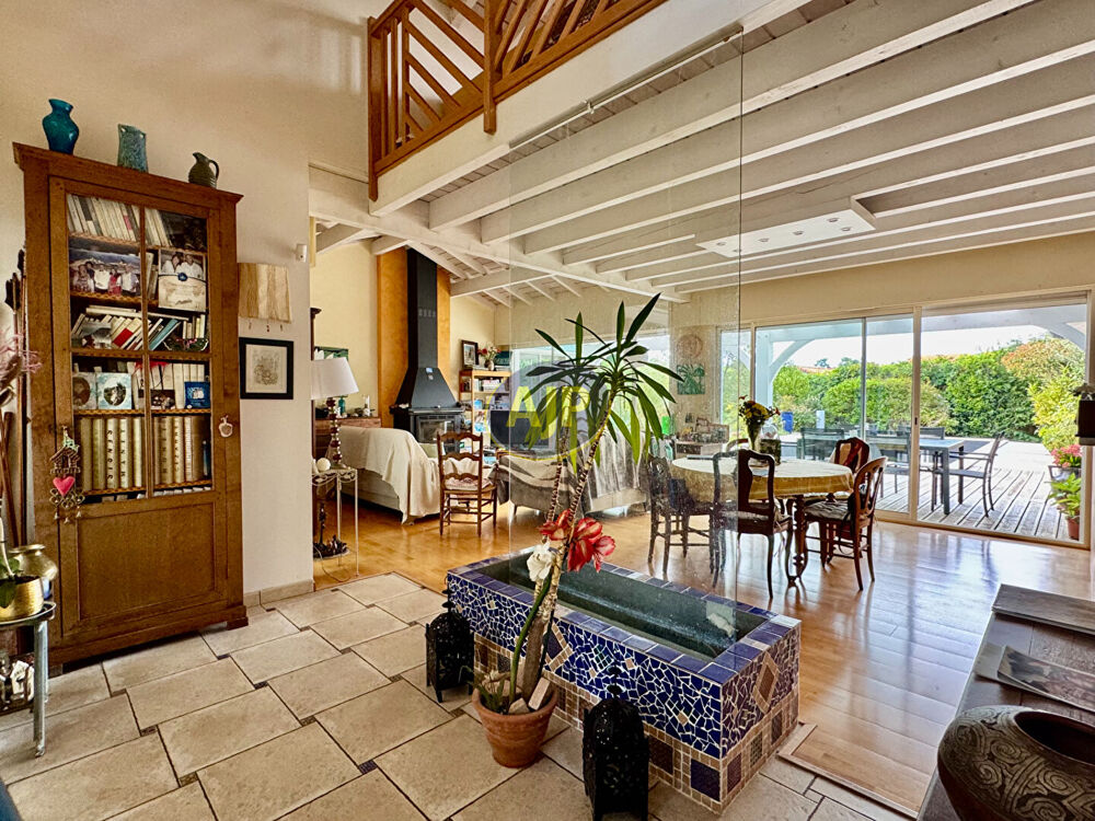 Vente Maison LABENNE BOURG - VILLA FAMILIALE 7 PIECES - DOUBLE GARAGE - DEPENDANCE T3 Labenne