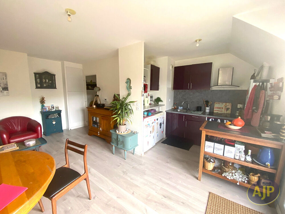 T3 récent avec balcon et parking