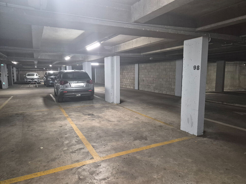 Vente Parking/Garage Place de parking - Idéale pour INVESTISSEMENT LOCATIF - 2 min du métro Colonel Fabien Paris 10