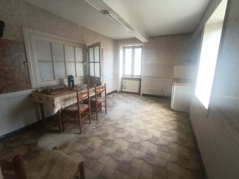 Vente Maison Thizy (69)  Maison avec dépendances 173 m² sur terrain de 2038 m², fort potentiel de rénovation Thizy les bourgs