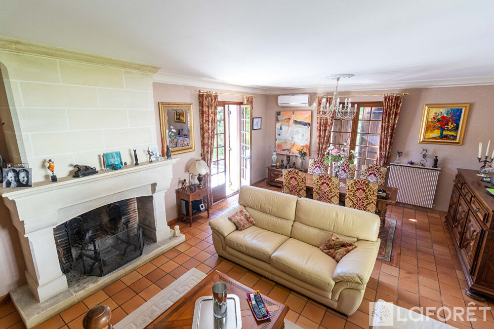 SANILHAC - Maison 6 pièces - 192 m2 - Jardin - Piscine - Sous sol