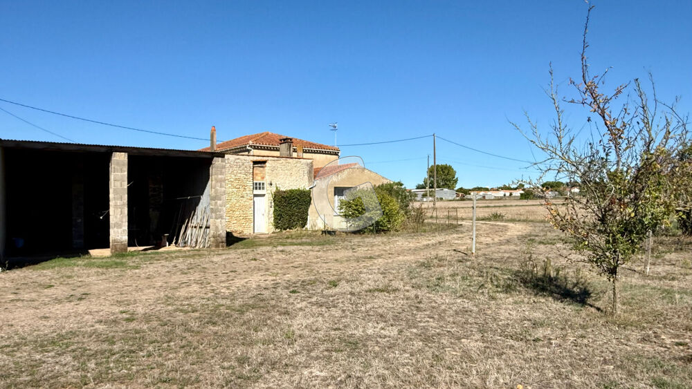 Maison de caractère 111 m2 à rénover avec dépendances - proche bourg Longeville Sur Mer