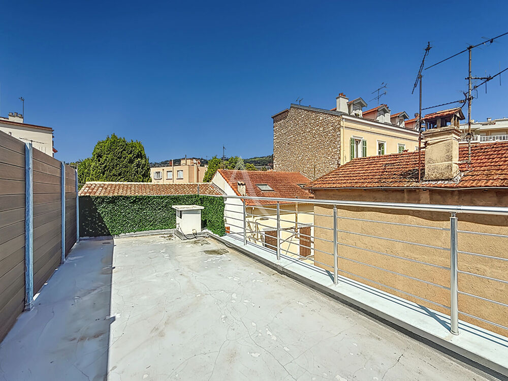 Vente Appartement Studio  à Cannes avec  30m²  de toit terrasse à deux pas de du centre e Cannes Cannes