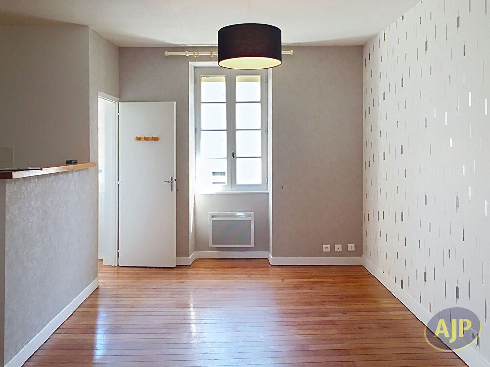 Location Appartement Place Napoléon, T2 de 41 m² La roche sur yon