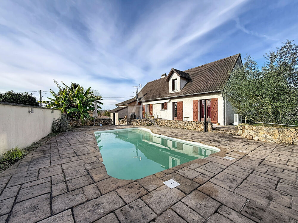 Maison située à Varreddes - vivable de plain-pied - 5 chambres - jardin de 790 m2 avec piscine chauffée et sous-sol total