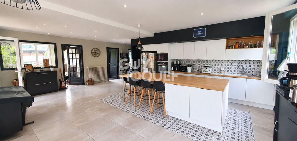 Vente Maison Maison d'exception à Vals les Bains de 190 m²  aux multiples possibilités Vals les bains