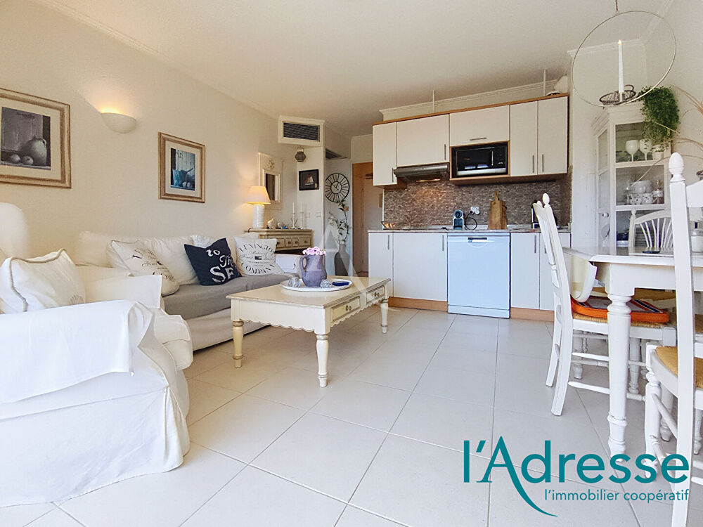 Vente Appartement VUE MER ! La plage à pied !  3 p. avec terrasse 14 m² au calme, PK S/SOL Mandelieu la napoule