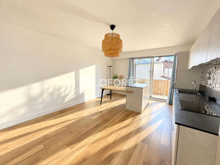Vente Appartement Appartement 4 pièces avec balcons, cave et parking Fontenay sous bois