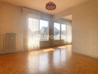  Appartement à louer 3 pièces 84 m²