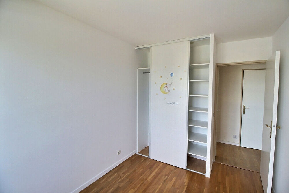 Location Appartement Appartement  4 pièce(s) 74.80 m2 avec doube box et parking extérieur Massy