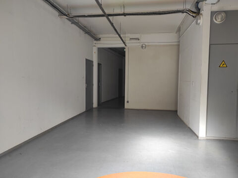 A vendre Bureaux N°11: 40 m2 loué à Bruges 52000 33520 Bruges