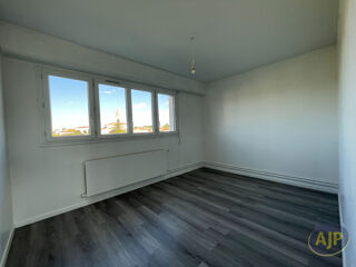 Vente Appartement Appartement  4 pièce(s) SAINTES Saintes